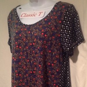 🎀🌷LuLaRoe –Classic T – Reversible – #106